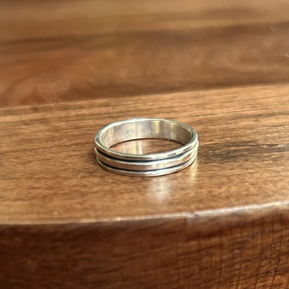 New STERLING SILVER 925 Stripe Band Size 8 - Picture 1 of 6